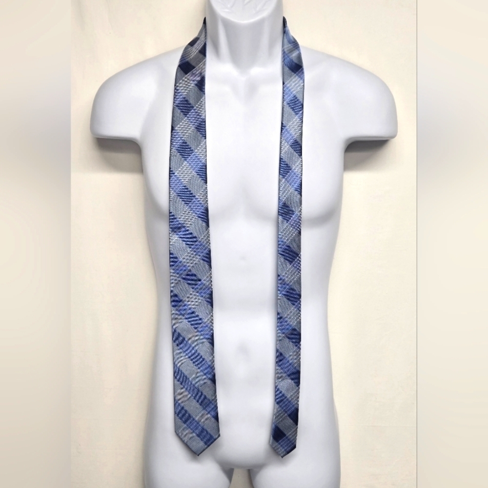 Van Heusen Blue Tie Plaid Polyester Like New